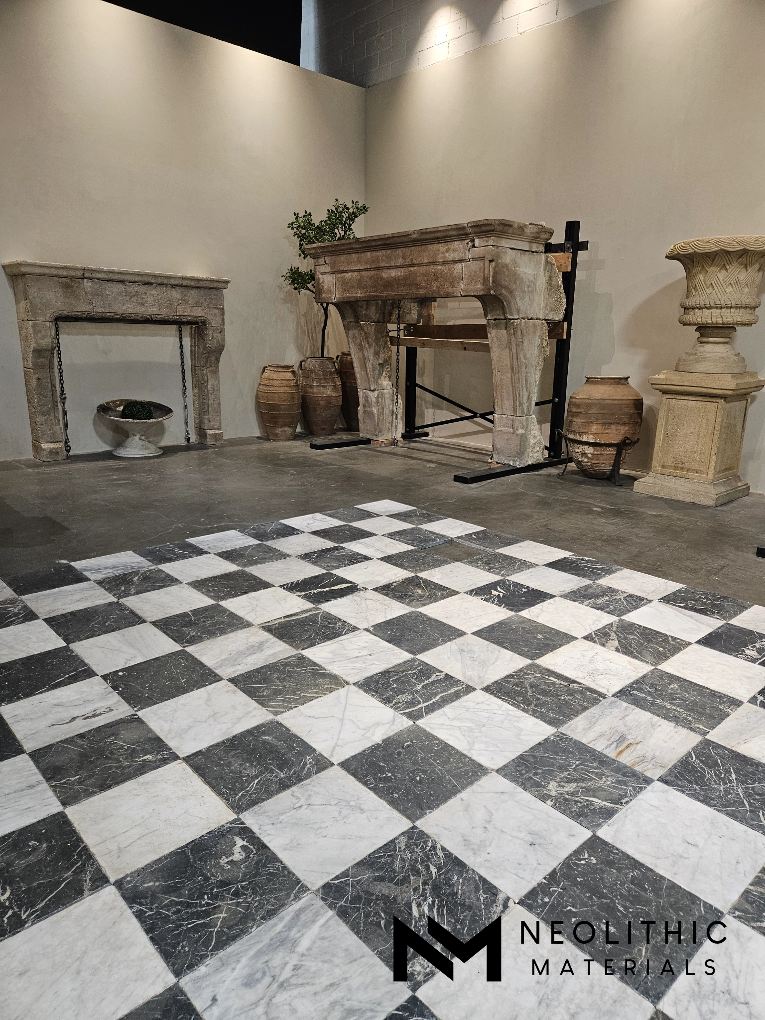 Checkerboard Antiqued Carrara Neo Marquina - Image 2